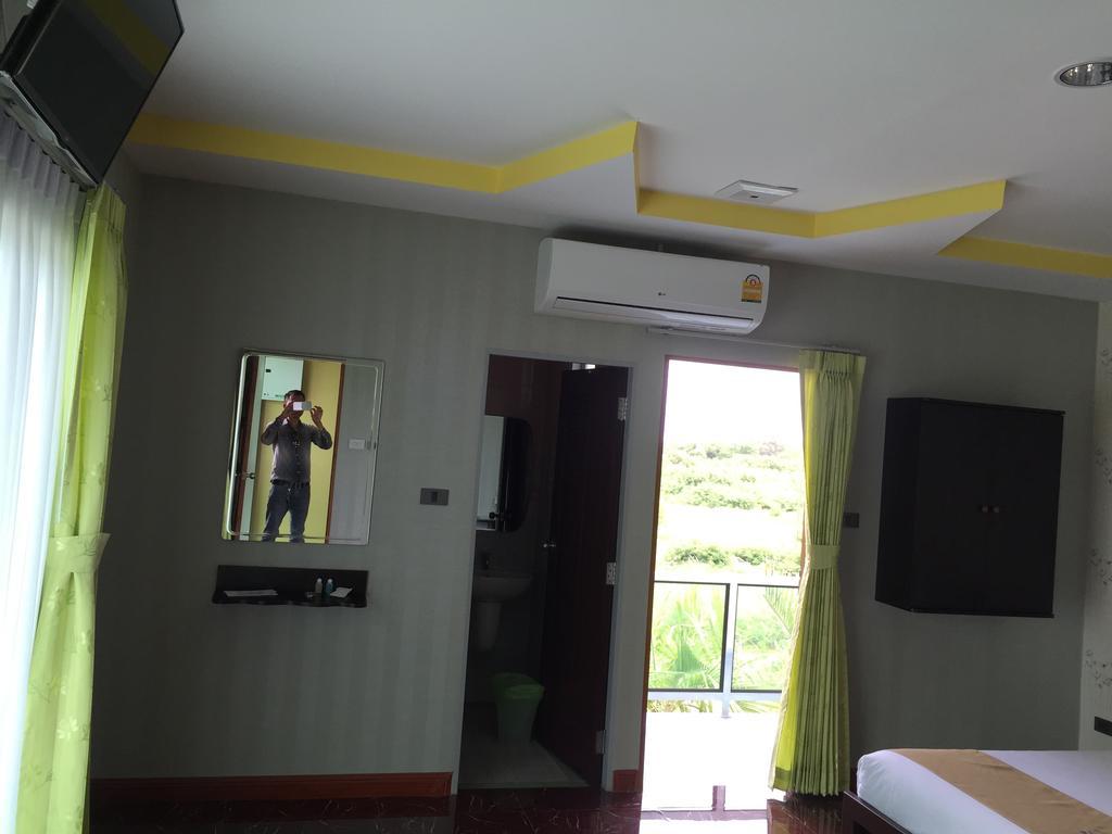 Por-Ho Boutique Hotel Nakhonratchasima Habitación foto